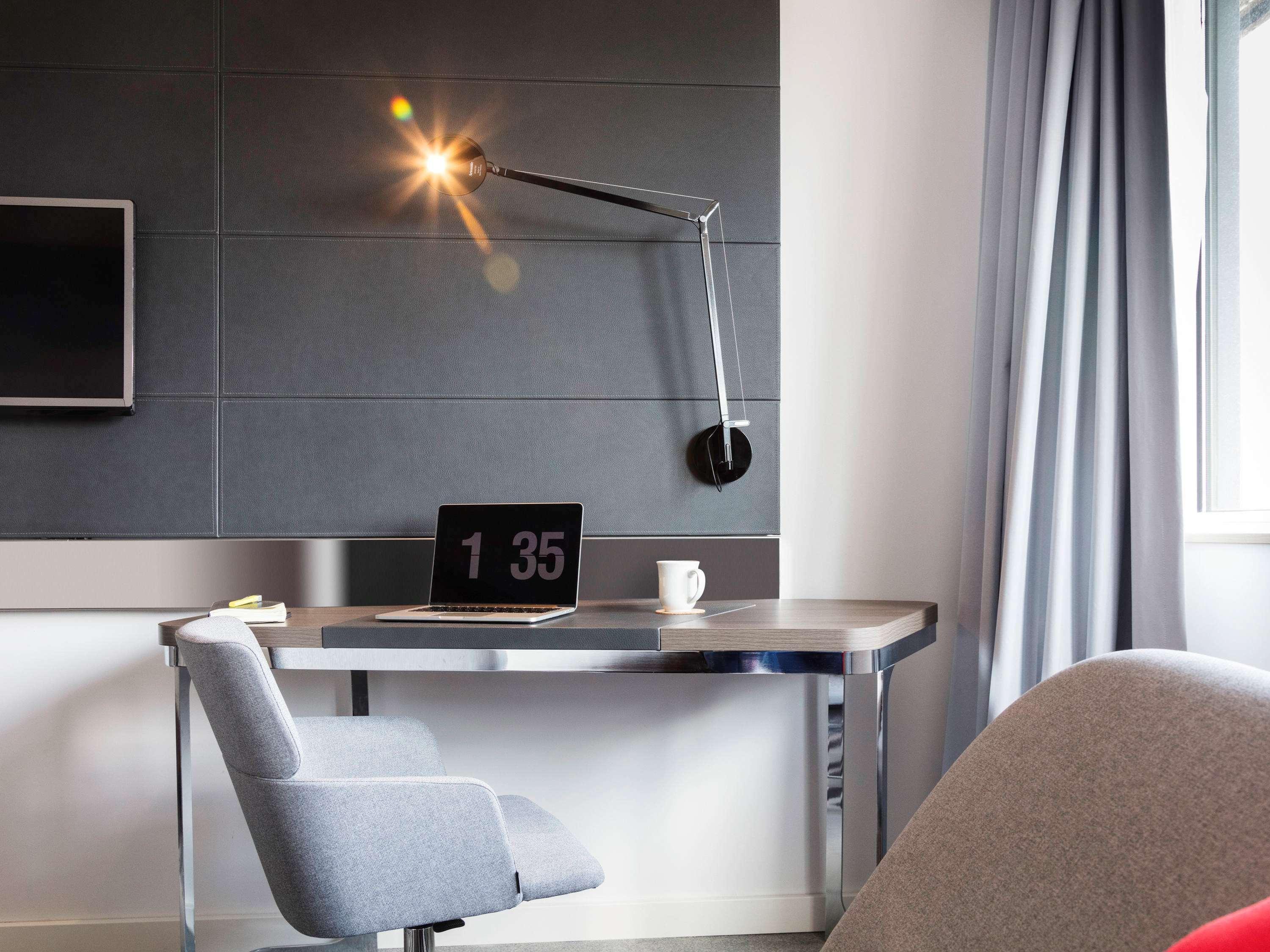 Отель Novotel Centre 4*