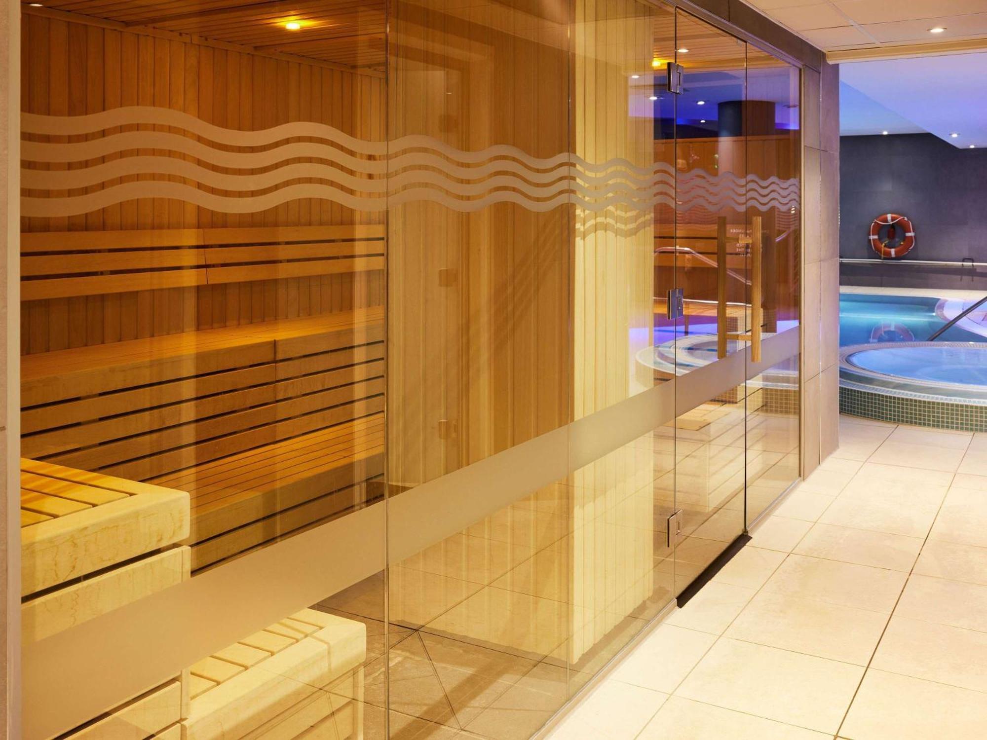 Отель Novotel Centre